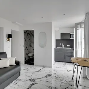 Le Bellevue ** Paris