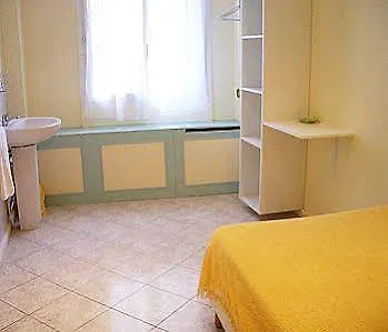 Hipotel Paris Belleville Gare De L'Est Hotel