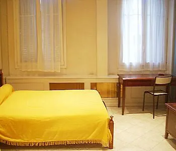 ** Hotel Hipotel Paris Belleville Gare De L'Est France