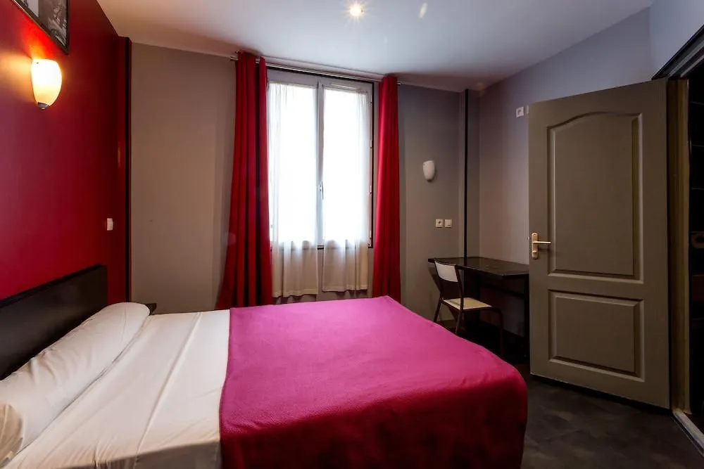 Hipotel Paris Belleville Gare De L'Est 2*,