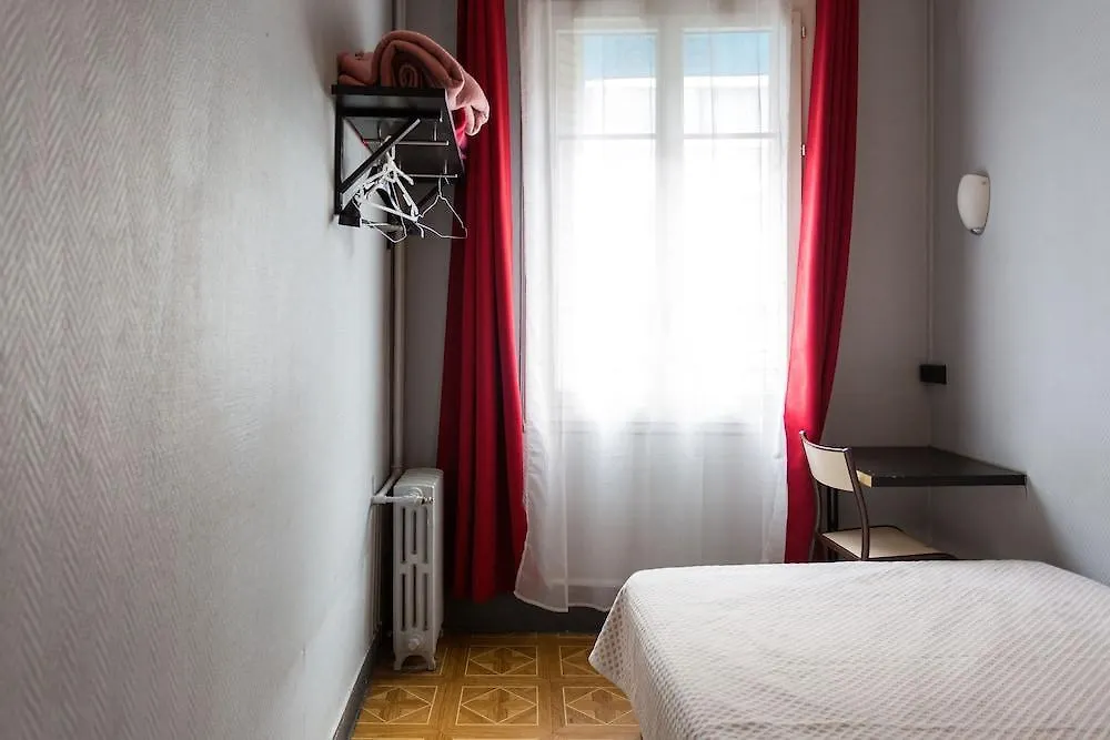 Hipotel Paris Belleville Gare De L'Est Hotel